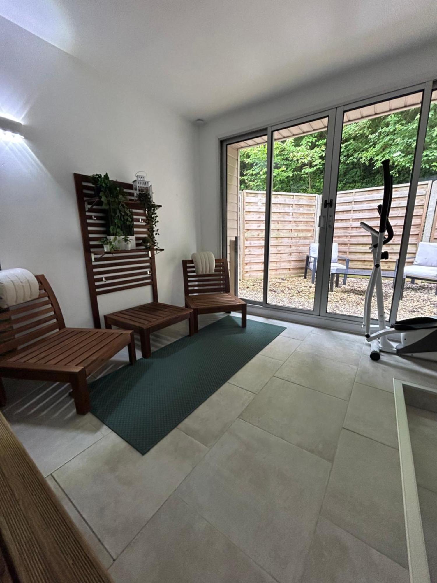Loft And Spa Les Preaux Exteriör bild